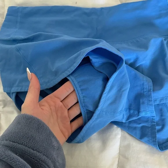 Lululemon speed up shorts 2.5” inseam - Picture 3 of 4